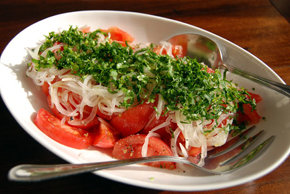 Pruebe a preparar una deliciosa ensalada “a la chilena”