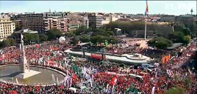 Miles de personas se manifiestan en Madrid contra la política económica del Gobierno