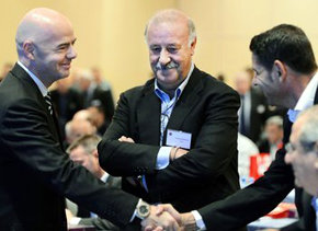 Del Bosque, ovacionado por los seleccionadores europeos