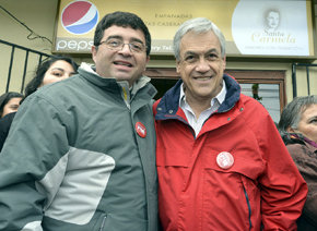 Presidente de la República, Sebastián Piñera, acompañado del Director Regional de Corfo, Víctor Fuentes.
