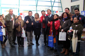 Director Regional de Corfo, Víctor Fuentes, junto a participantes del evento
