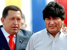 Morales va a crear su propio periÃ³dico  y su  canal de televisiÃ³n, lo harÃ¡ con la ayuda de los presidentes de Venezuela e IrÃ¡n. En la imagen de archivo, junto a Hugo ChÃ¡vez.