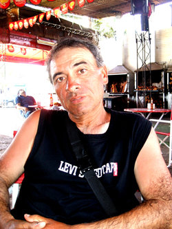 Nelson Segovia Garay, le invitamos a un Bar cercano y conversamos. (Foto: Efrain)