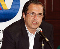 El ministro Coordinador de la Política y presidente de la CAIC, Ricardo Patiño