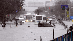 Argentina. 29/10/2012.  Inundación en Avellaneda, provincia de Buenos Aires. ( TN)