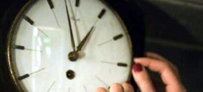 A las 3 de la madrugada del domingo, las agujas del reloj deberán volver a las 2.