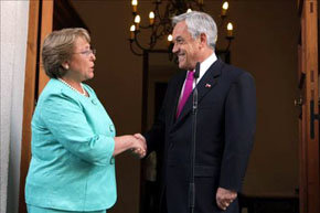 Sebastián Piñera admite que envidia la popularidad de Michelle Bachelet