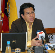 Fander Falcón, canciller de Ecuador