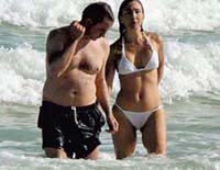 foto Ingrid Betancourt con su desconocido acompaÃ±ante que  por su parte, luce un deplorable estado fÃ­sico, en las playas de Miami 