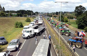 Camioneros chilenos cortaron carreteras