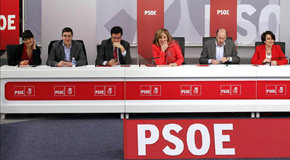 Rubalcaba llama a rebato para rediseñar un nuevo PSOE, y aplaza al menos hasta finales de 2014 el ‘debate sucesorio’