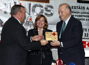 Del Bosque recibe la Medalla al Mérito Deportivo de la Cruz Roja en Murcia