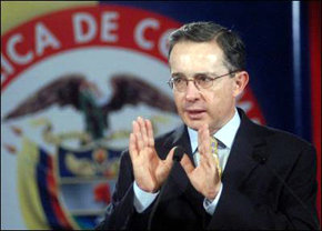 Uribe, en el punto de mira de la Corte Penal Internacional por las masacres durante su mandato
