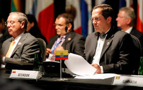 Canciller ecuatoriano se entrevista con juristas para defender a migrantes con problemas hipotecarios