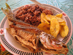 Pescado y plátano, fritos...