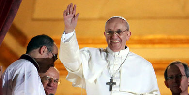 El arzobispo de Buenos Aires, Jorge Mario Bergoglio, de 76 años, ha sido elegido el Pontífice número 266 de la Iglesia Católica 