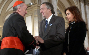 Jorge Mario Bergoglio y los esposos Néstor Kirchner y Cristina Fernández en el Te Deum del 2006. 