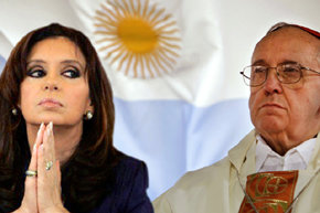 La presidenta de Argentina Cristina Kirchner, en una imagen de archivo con el entonces cardenal arzobispo de Buenos Aires, Jorge Mario Bergoglio