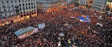 La concentración en la Puerta del Sol en 2011 que dio origen al movimiento 15M. (EFE)

