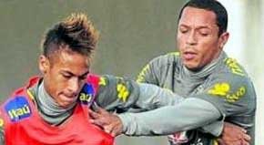Adriano renovó y habló del fichaje de Neymar