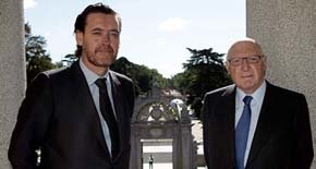 El director del Museo del Prado, Miguel Zugaza, y el presidente del Patronato, José Pedro Pérez Llorca. (EFE)