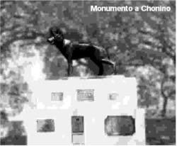 Monumento de bronce al héroe “Chonino”
