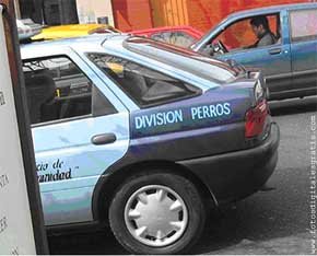 Patrullero de la División Perros de la Policía Federal Argentina