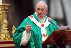 El Papa Francisco: 'Me duele ver a un cura o a una monja con el último modelo de coche'