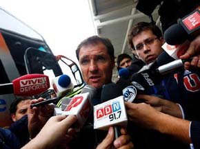 En la foto los azules Darío Franco entrenador y Marcelo Fernández periodista.