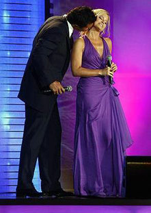 Felipe Camiroaga y Soledad Onetto animadores del Festival de ViÃ±a 2009 