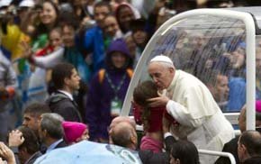 El Papa pide a los obispos servir a Cristo en las 'villas miseria' y chabolas 

