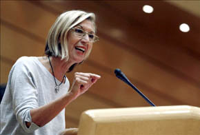 La líder de UPyD, Rosa Díez durante su intervención. EFE