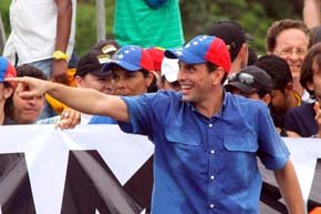 Capriles participa en una manifestación contra el presidente Maduro.| Efe