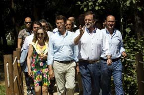 Mariano Rajoy con Ana Pastor y Alberto Núñez-Feijóo en Ponte Arnelas. (Foto PP)