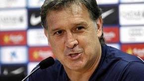 Martino disconforme con el juego, le responde a Ancelotti