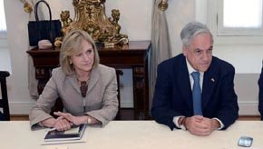 Evelyn Matthei candidata del bloque oficialista y el presidente chileno Sebastián Piñera