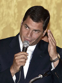 Rafael Correa  parte como favorito a las presidenciales  