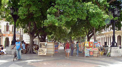 Los cubanoamericanos podrÃ¡n viajar a Cuba una vez al aÃ±o y permanecer el tiempo que deseen. En la imagen, Paseo del Prado, en La Habana 