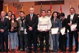 Inmigrantes reciben el diploma de integración en la Comunidad Valenciana