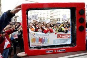 Protesta de los trabajadores de Telemadrid contra el plan de despidos de la empresa. 

