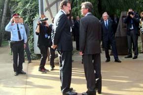 Frío saludo entre Mas y Rajoy a la entrada del I Foro Ecónomico del Mediterráneo occidental