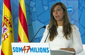 La presidenta del PPC, Alicia Sánchez-Camacho, en rueda de prensa en la sede del PP en Barcelona. EFE/Archivo