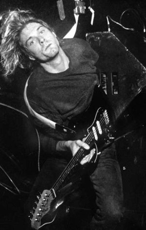 Kurt Cobain que fuera líder y guitarrista del grupo Nirvana 