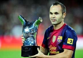 Rosell confirmó a Iniesta hasta 2018