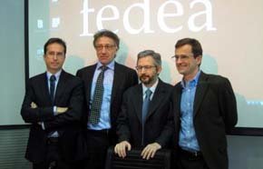 Equipo de investigadores de Fedea con el director ejecutivo del instituto, Michele Boldrin (segundo por la izquierda). 