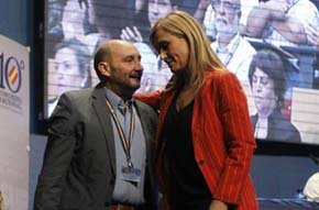 Sánchez Fornet, junto a Cristina Cifuentes, delegada del Gobierno, en el último congreso del SUP. 