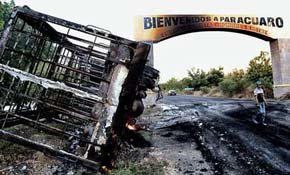 Estado en el que quedó uno de los camiones atacados en la la zona de Tierra Caliente. 

