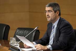 El secretario de Estado de Economía, Fernando Jiménez Latorre, durante la rueda de prensa que ofreció hoy. EFE