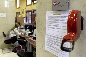 En la imagen, interior de una oficina de empleo del Servicio Público de Empleo de Castilla y León. EFE/Archivo