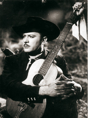 Pedro Infante en su imagen más popular y querida: el charro mexicano… 